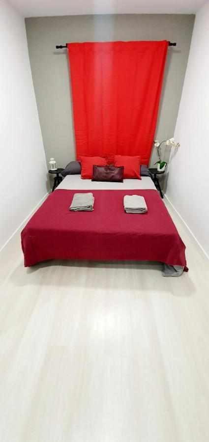 Hostal Urban Basic โอสปิตาเล็ต เดอ โยเบรกัต ภายนอก รูปภาพ