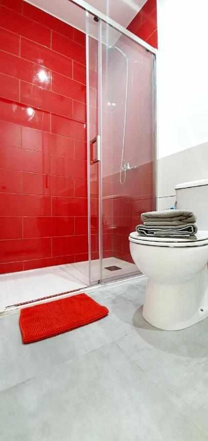 Hostal Urban Basic โอสปิตาเล็ต เดอ โยเบรกัต ภายนอก รูปภาพ
