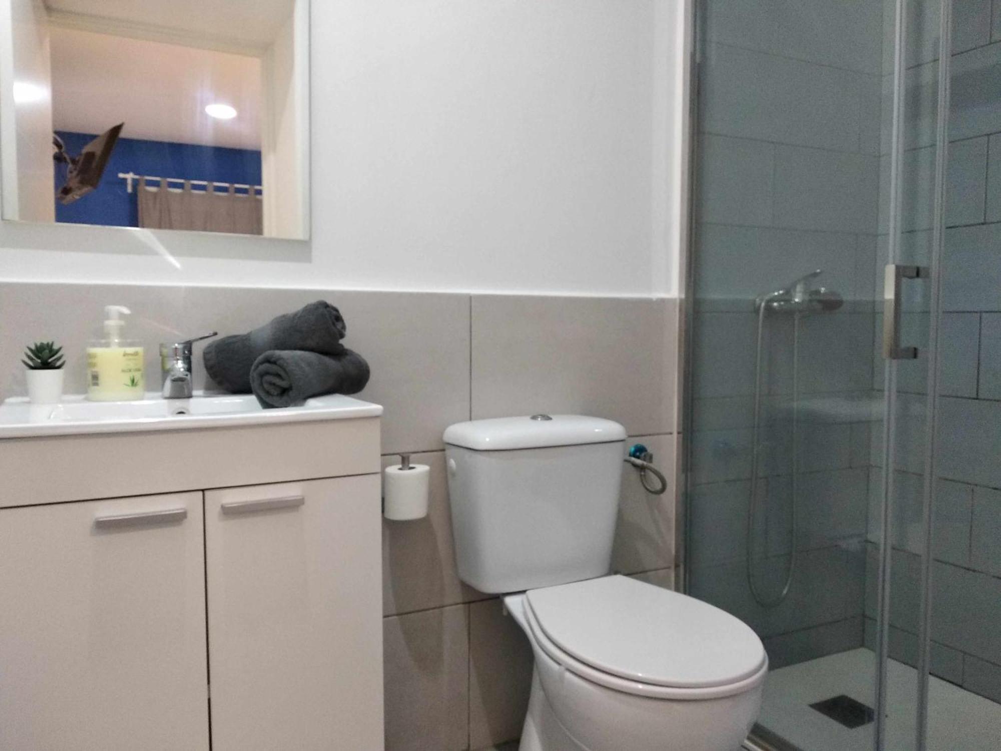 Hostal Urban Basic โอสปิตาเล็ต เดอ โยเบรกัต ห้อง รูปภาพ